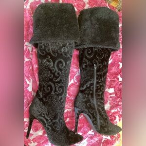 NWOT Qupid Black Textured Heeled Boots 8.5